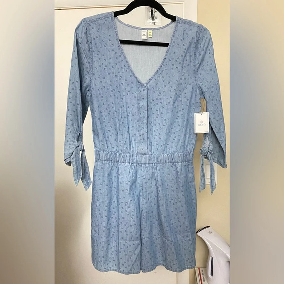 NWT Susina Romper Chambray Geo Tie Sleeve Button Up Size XXS (fits like a S) - Picture 3 of 9